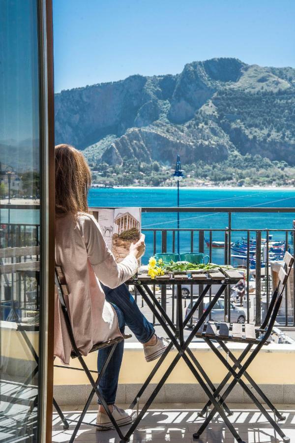 Apartment Casetta Vista Mare In Piazza A Mondello Palermo
